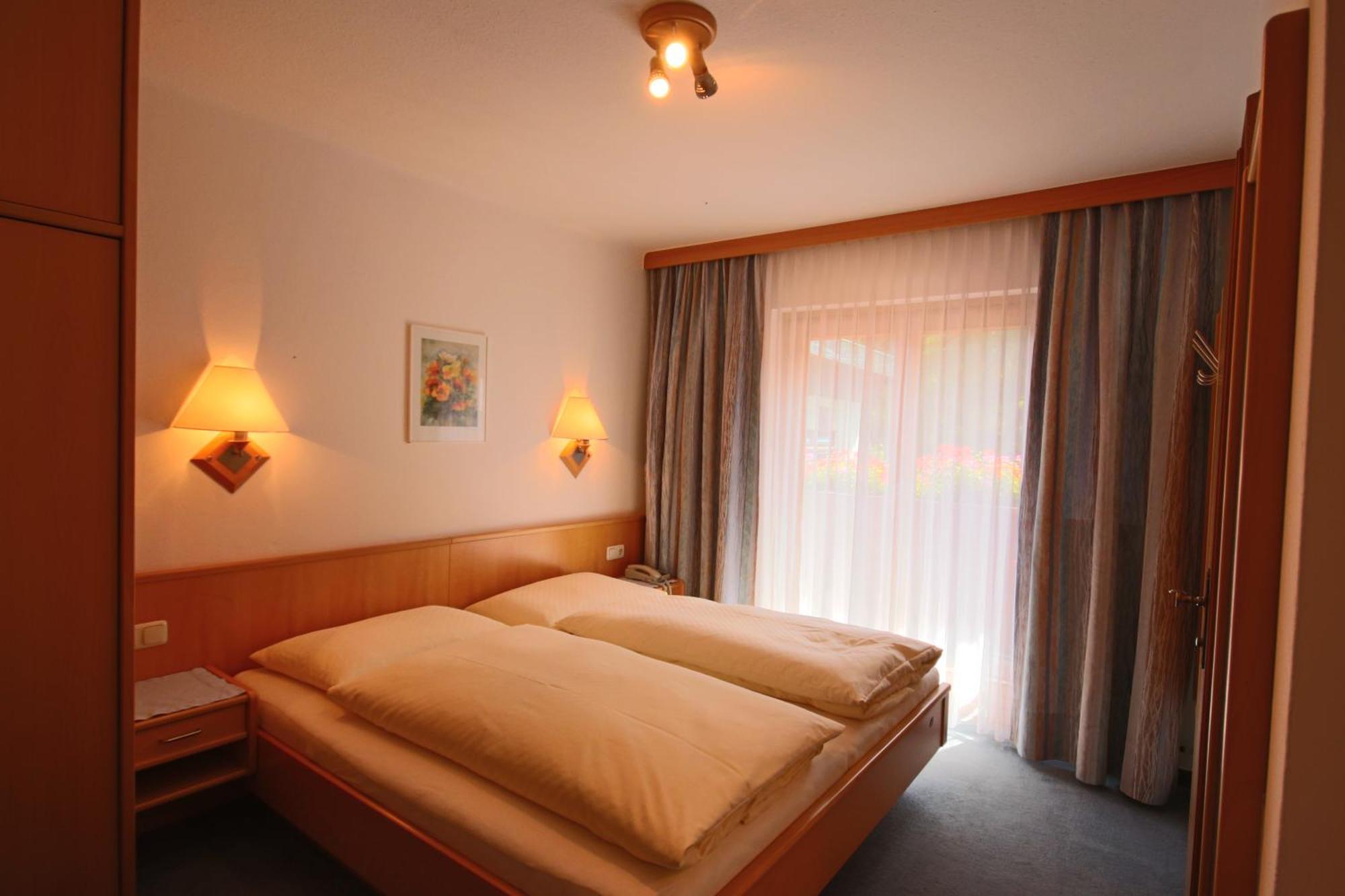 Pension Haus Riedlsperger ซาลบาคฮินเทอร์เกลมม์ ภายนอก รูปภาพ
