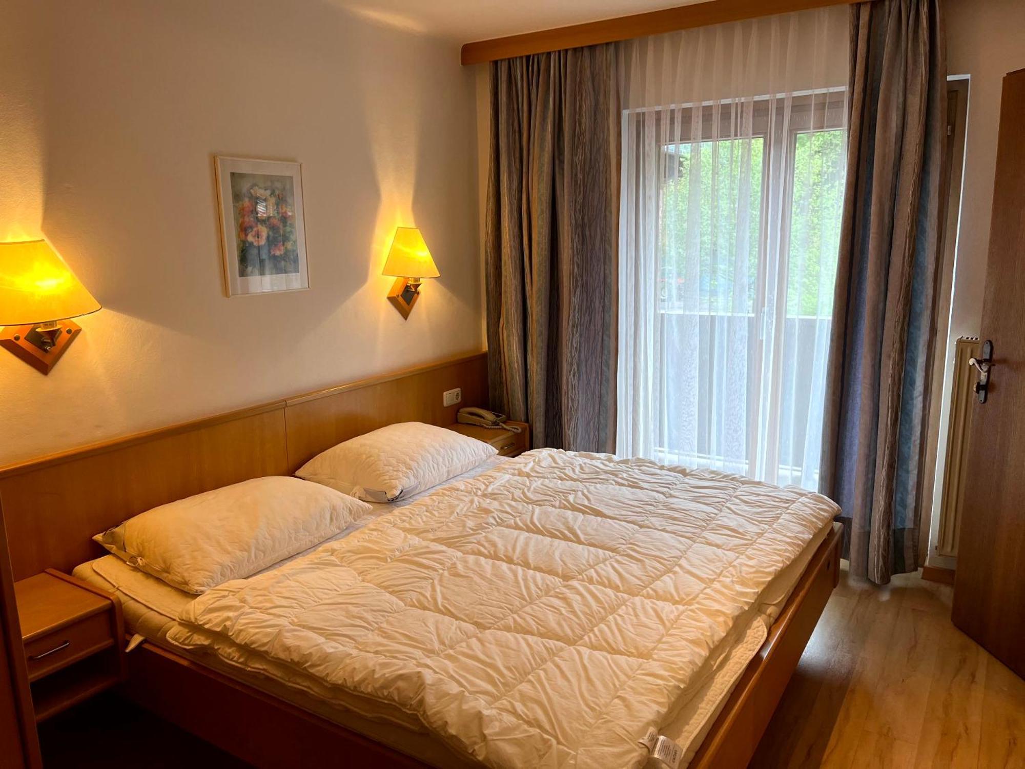Pension Haus Riedlsperger ซาลบาคฮินเทอร์เกลมม์ ภายนอก รูปภาพ